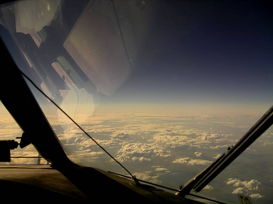Вид из окна самолёта - авиационные пейзажи. вид из кабины и окна самолета вид из окна самолета облака
