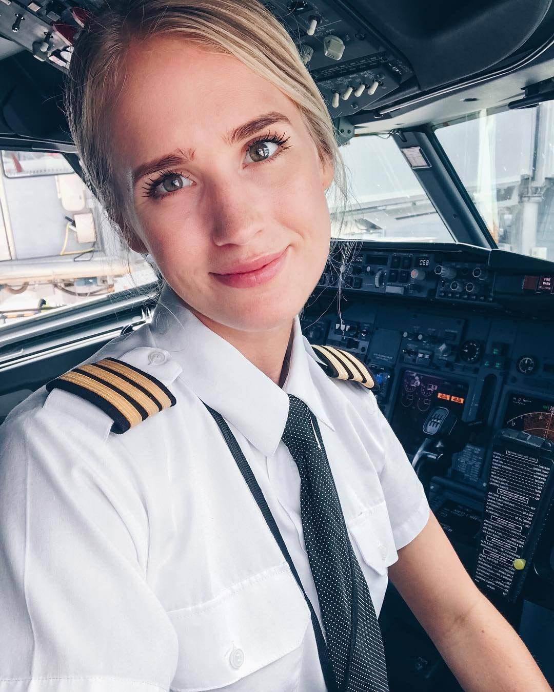 Женщины-пилоты в россии список с фото, особенности обучения и нюансы работы