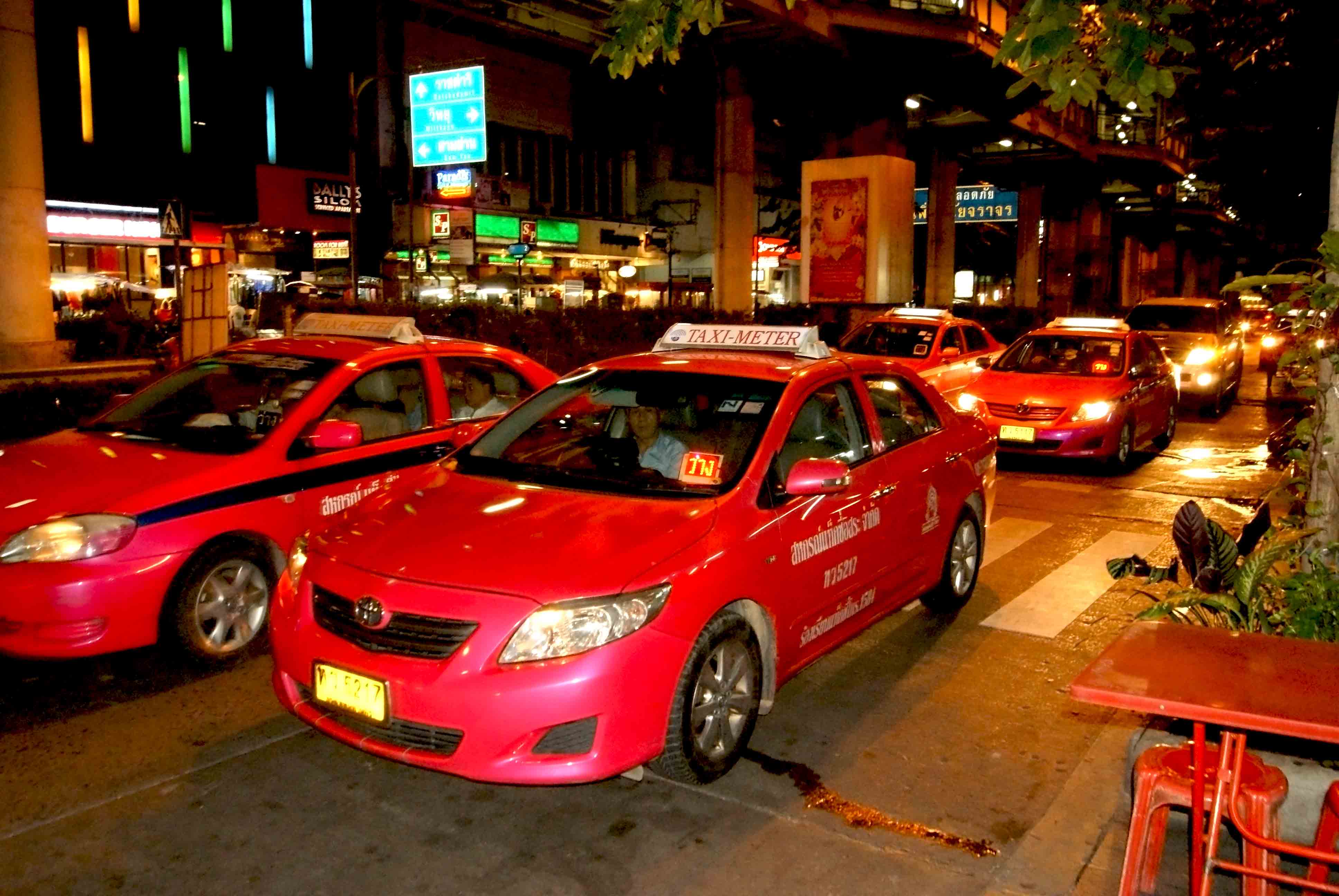 Такси Бангкок. Такси в Паттайе. Премиум такси в Паттайе. Номера такси в Бангкоке.