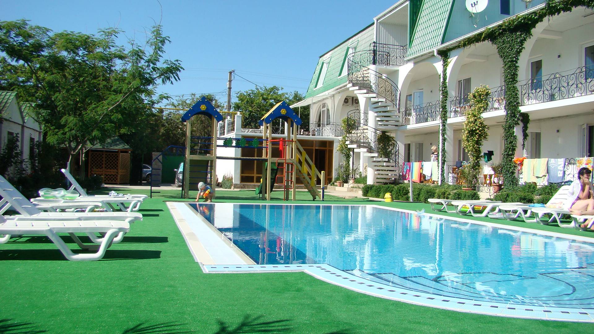 Гостиницы евпатории с бассейном без посредников - на hochu-na-yuga.ru