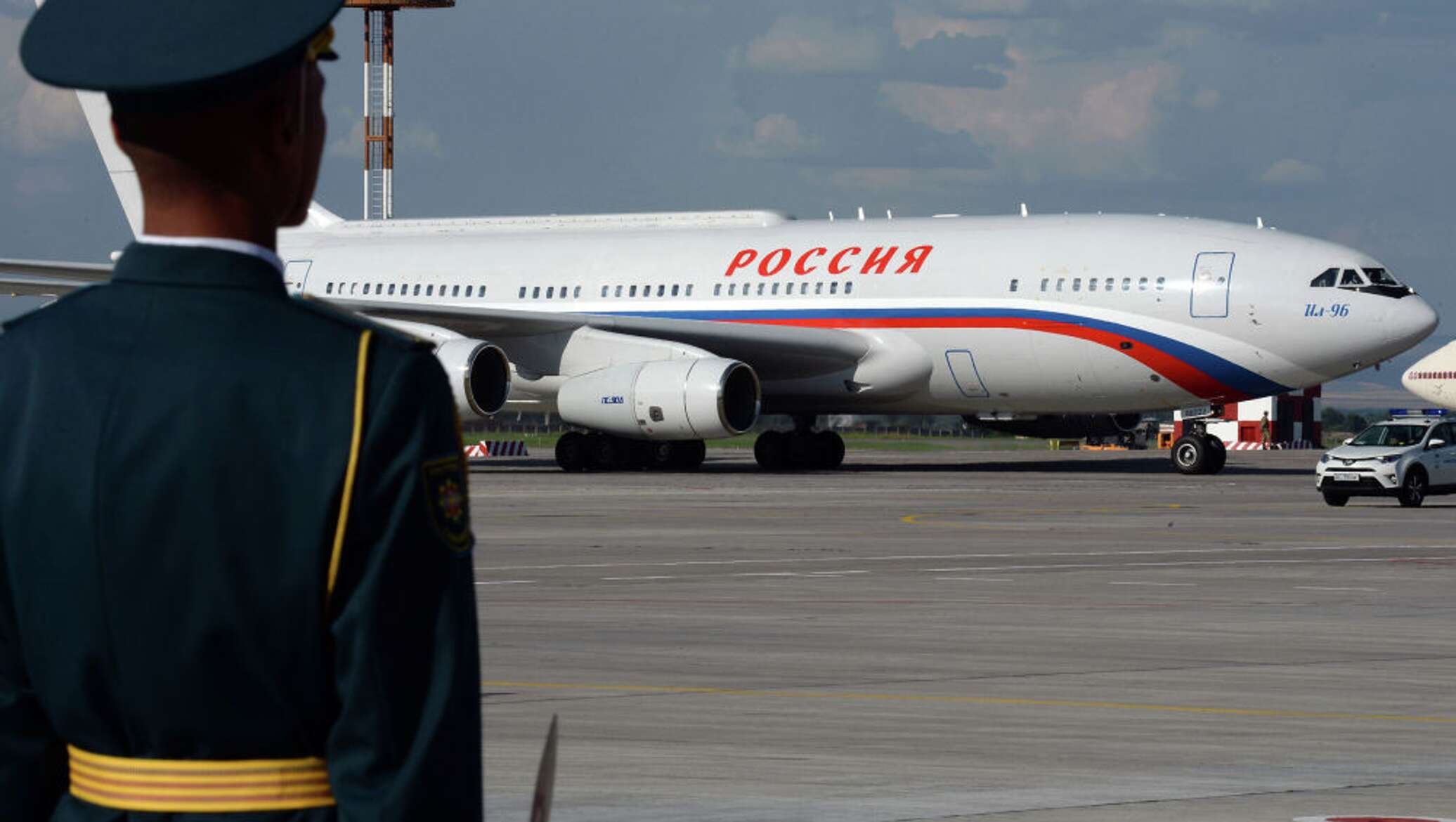 Что внутри путинского самолета-кремля, и что представляет собой отряд "россия"