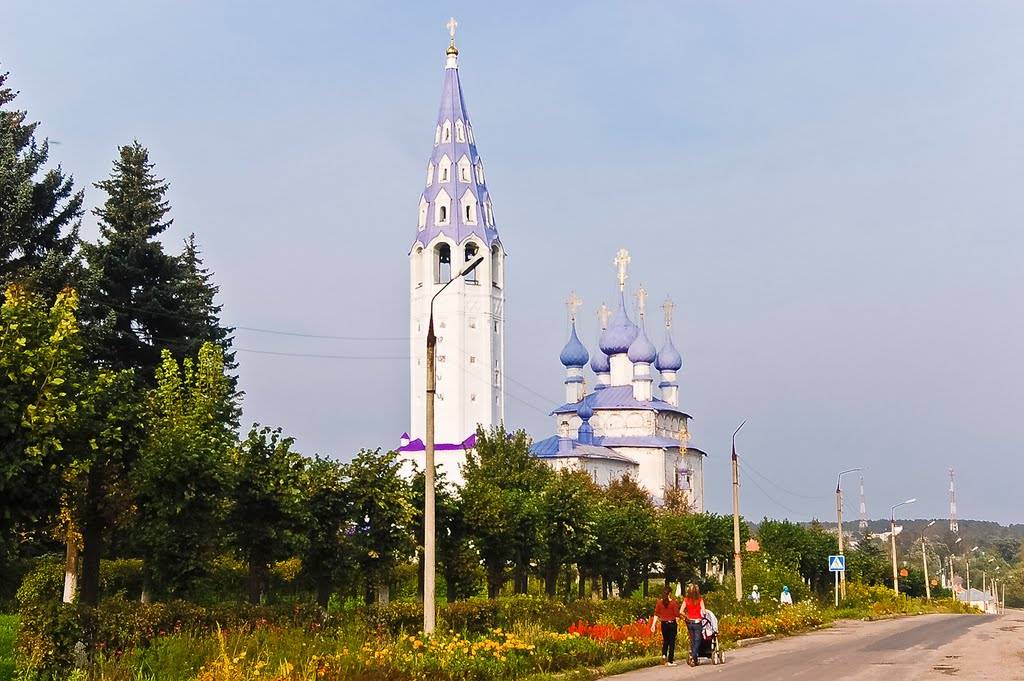 Палех ивановская область. Поселок Палех Ивановская область. Палех Крестовоздвиженский сквер. Палех Ивановская область достопримечательности. Ивановоивановскаяоблостьпоселокпалех.