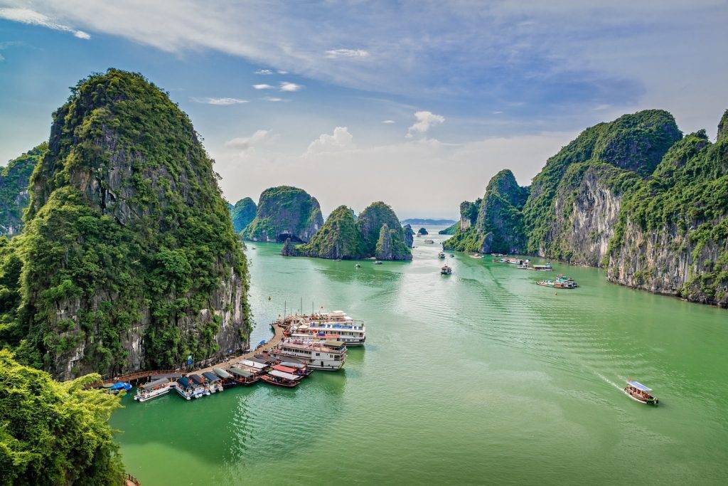Куда лучше поехать во вьетнам или таиланд?