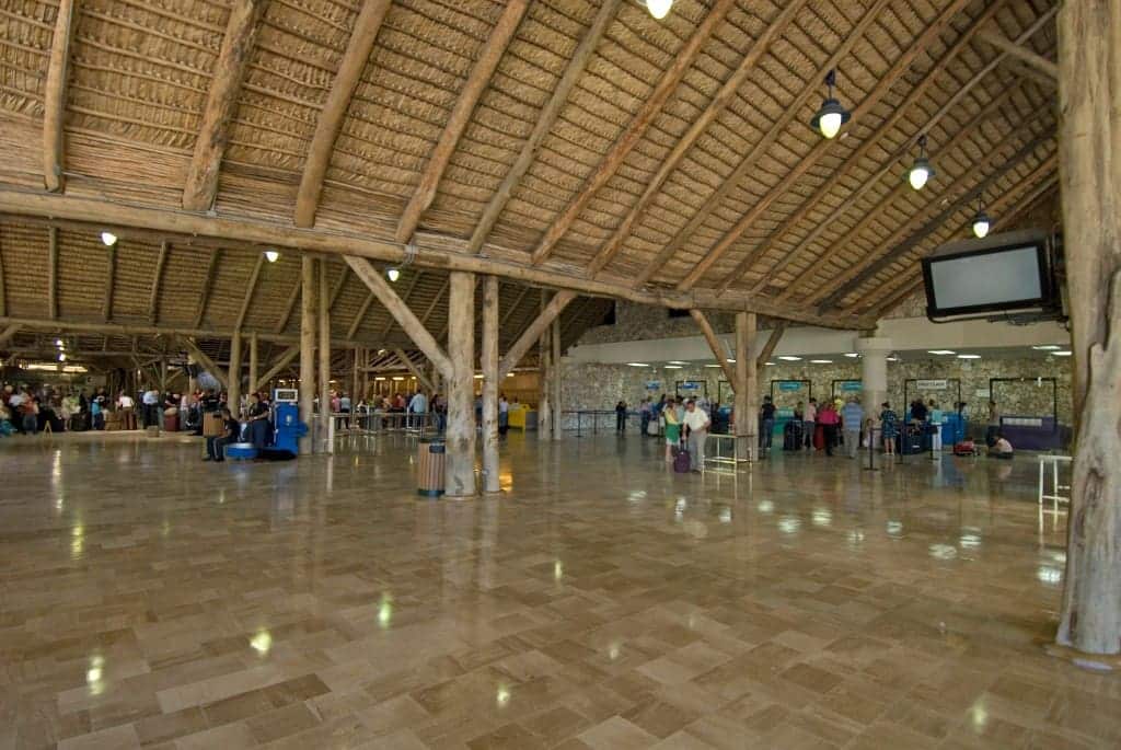 Международные аэропорты доминиканы – карибские терминалы под пальмовыми листьями и палящим солнцем. международные аэропорты в доминикане