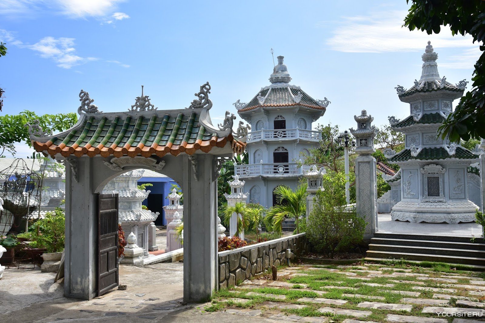 10 удивительных мест, которые стоит посетить в хюэ, вьетнам
