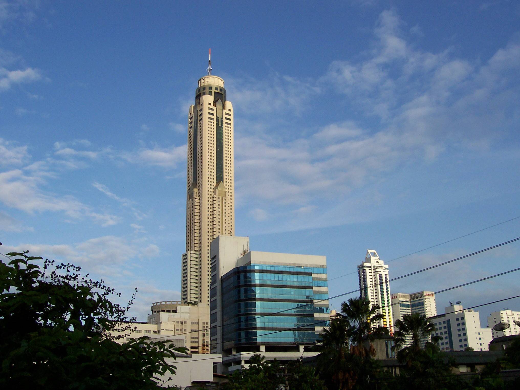 Башня-отель байок скай в бангкоке