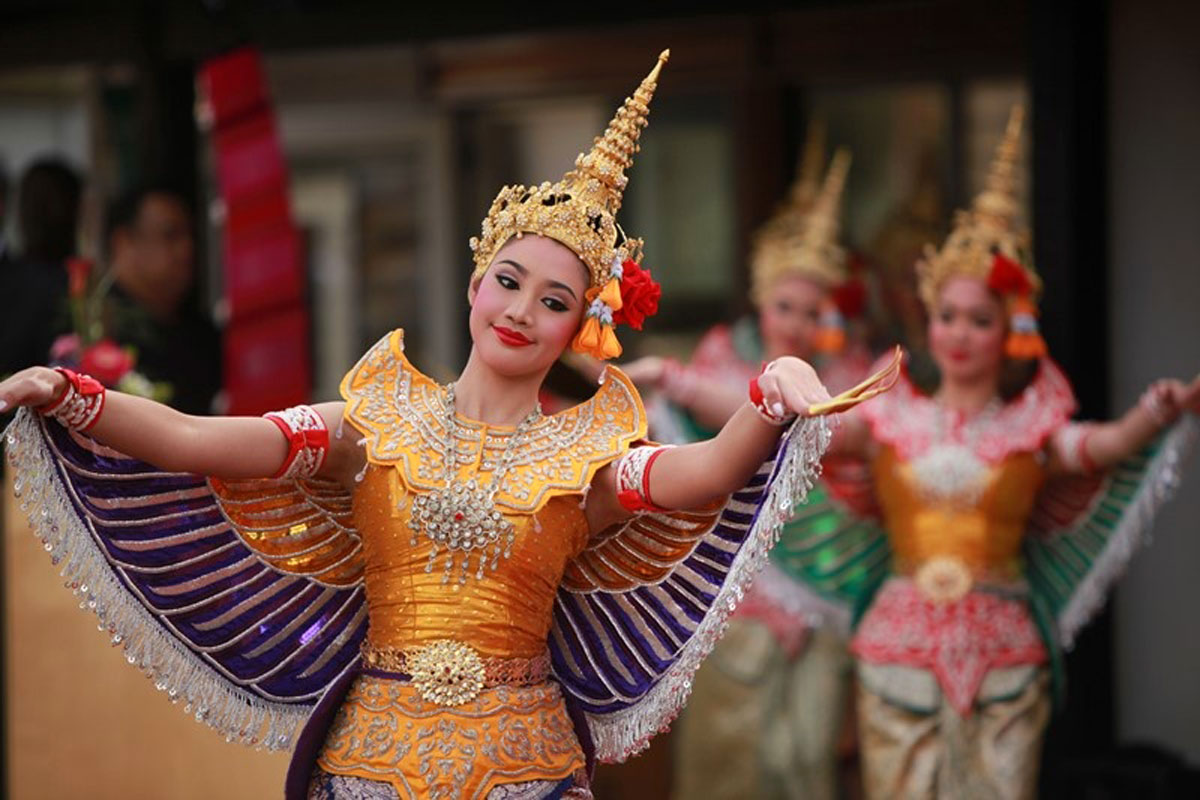 Культура таиланда. Национальный танец Тайланда. Тайские танцы. Культура Тайланда. Тайский традиционный танец.