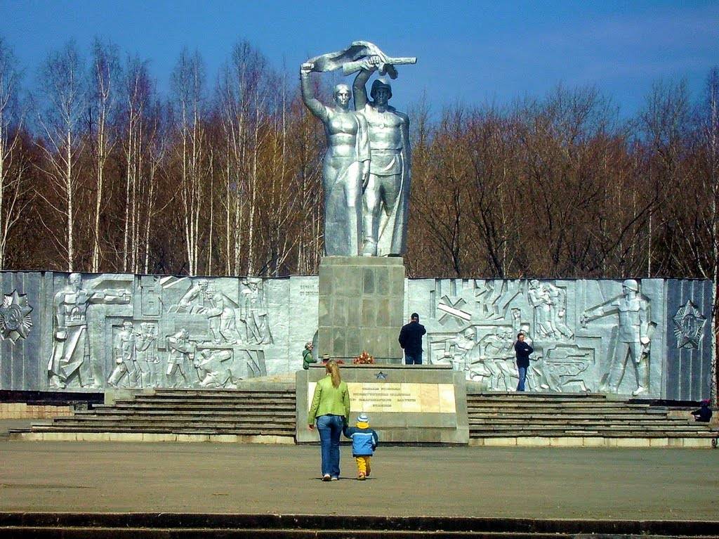 Погода березовский свердловской на 10. Парк Победы в городе Березовском Свердловской. Памятники города Березовский Свердловская. Площадь города Березовский Свердловской области. Парк Победы г Березовский Свердловская область.