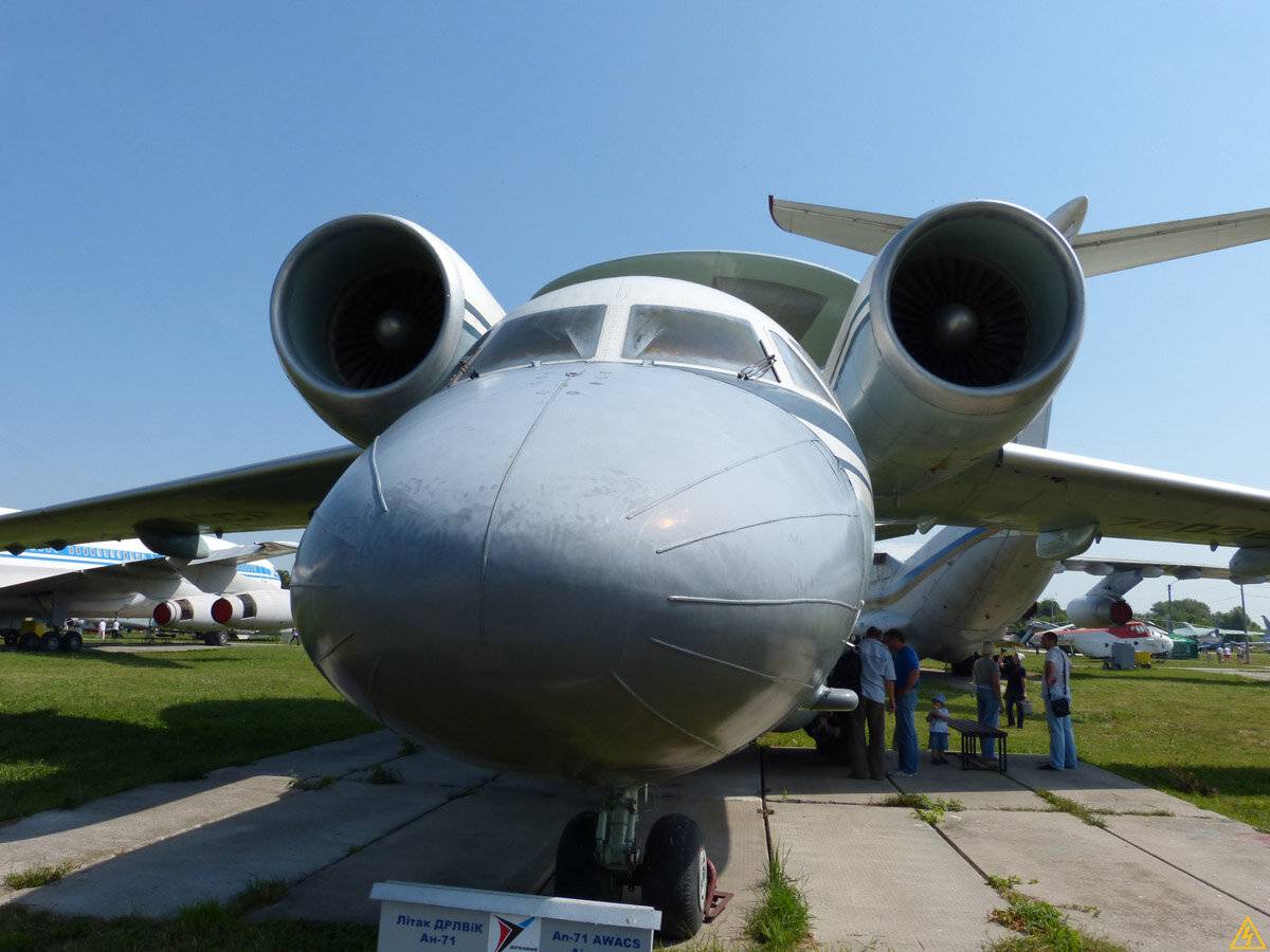 Государственный музей авиации украины