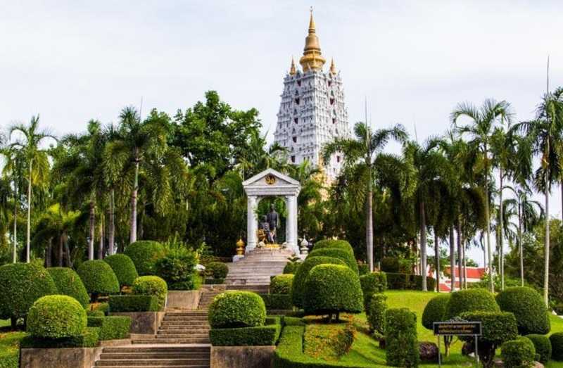 Зеркальный храм и самый большой будда таиланда