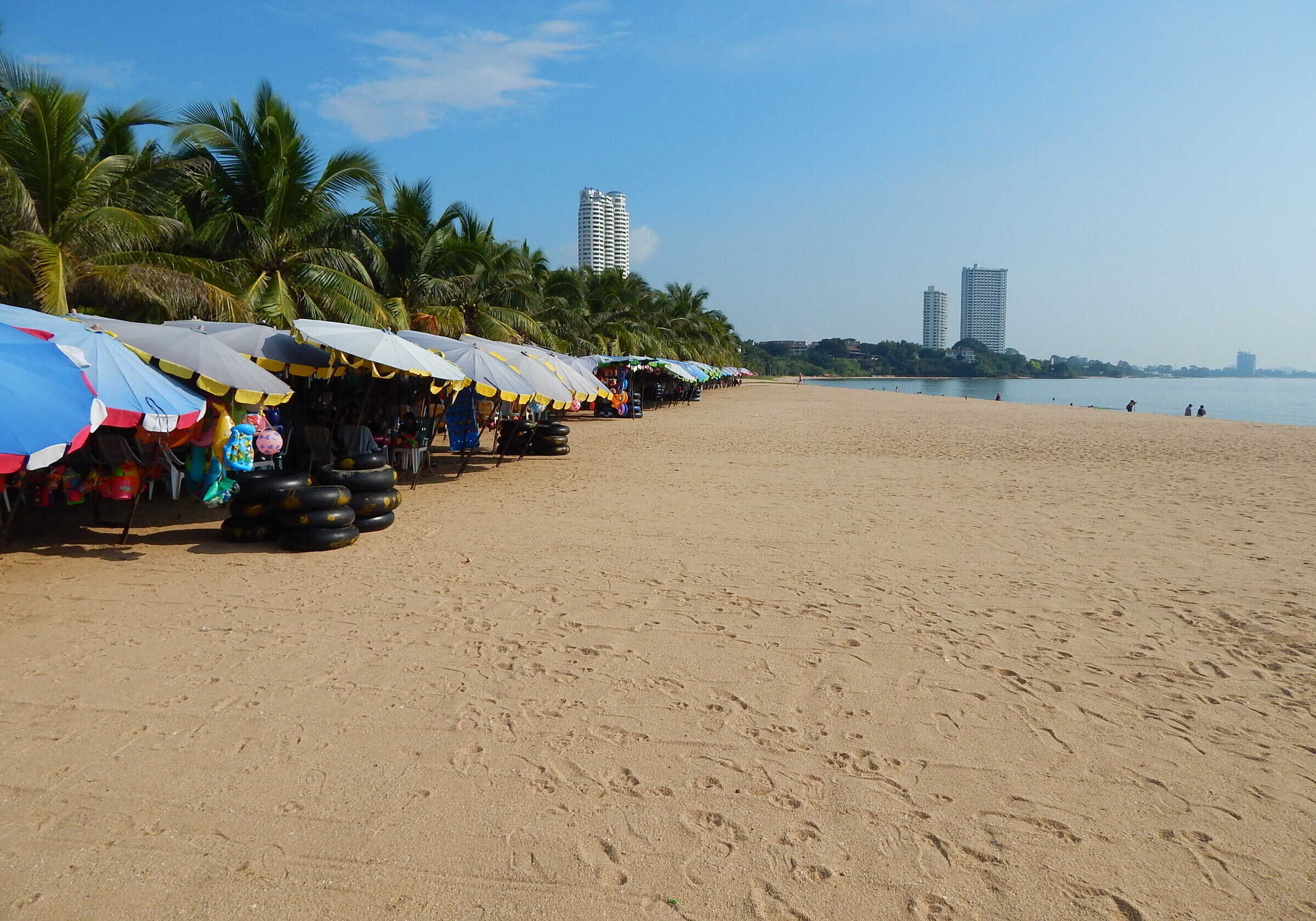 Пляж джомтьен (паттайя, тайланд)