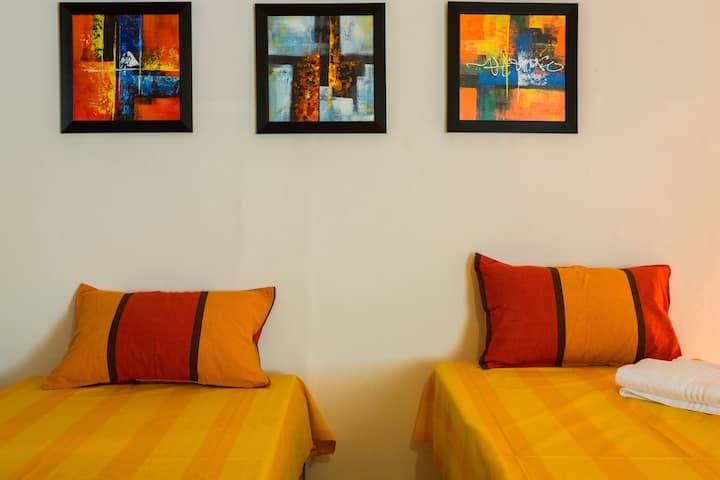 Гоа — жилье bright and green apartment в нью-дели hauz khas