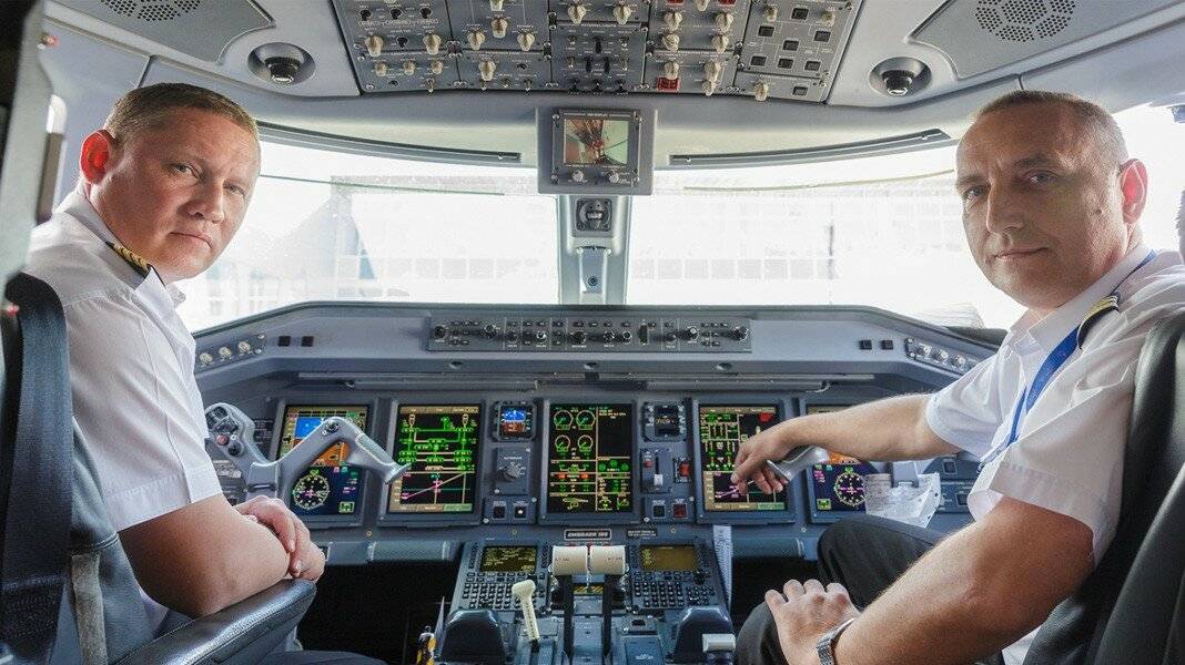 Сколько зарабатывают пилоты пассажирских самолетов, какую зарплату получают в аэрофлоте