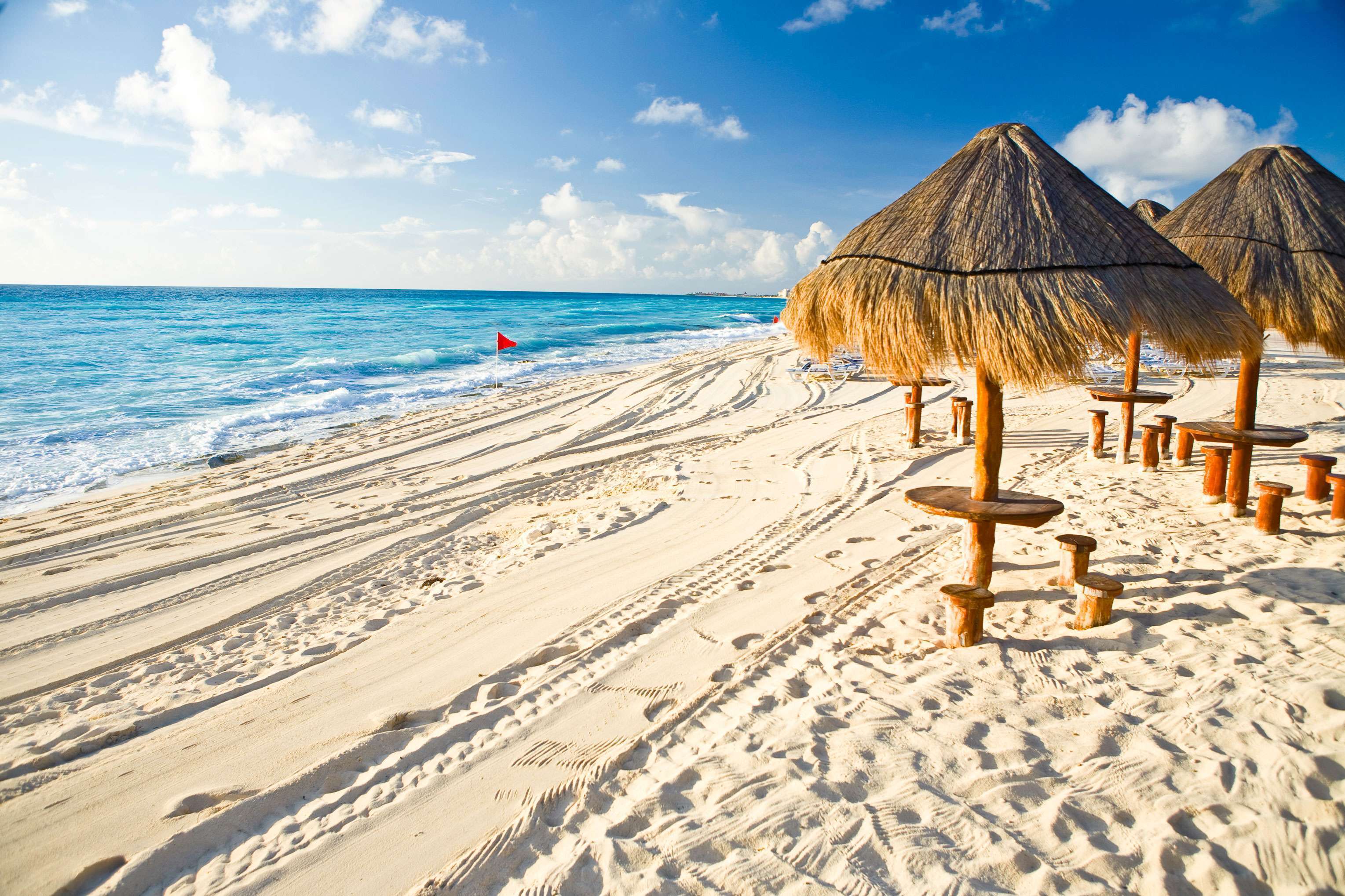 Куда поехать отдыхать в декабре: пляжный отдых, недорого