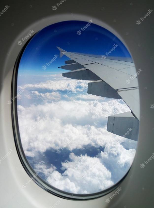 Почему окна самолета круглые? иллюминаторы в самолёте круглые для того, чтобы не дать ему развалиться на куски смотреть что такое "иллюминатор" в других словарях.
