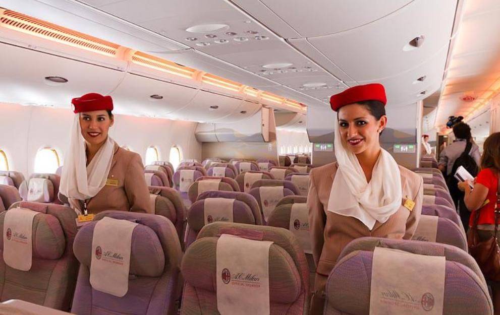 Как связаться с компанией emirates airlines?