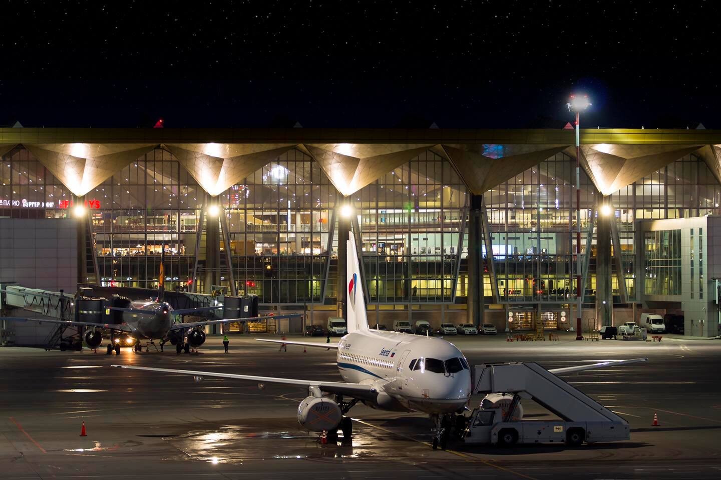 Сколько аэропортов в санкт-петербурге для пассажирских сообщений?
