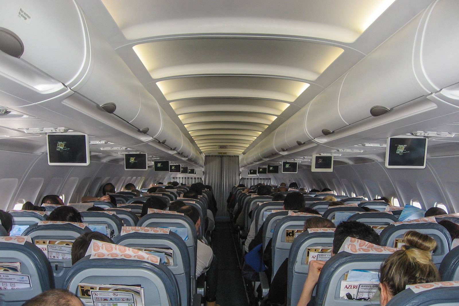 "аэробус а320": описание, схема салона, лучшие места, фото :: syl.ru