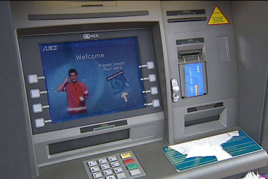 Где в таиланде можно снимать деньги с карточки без комиссии?