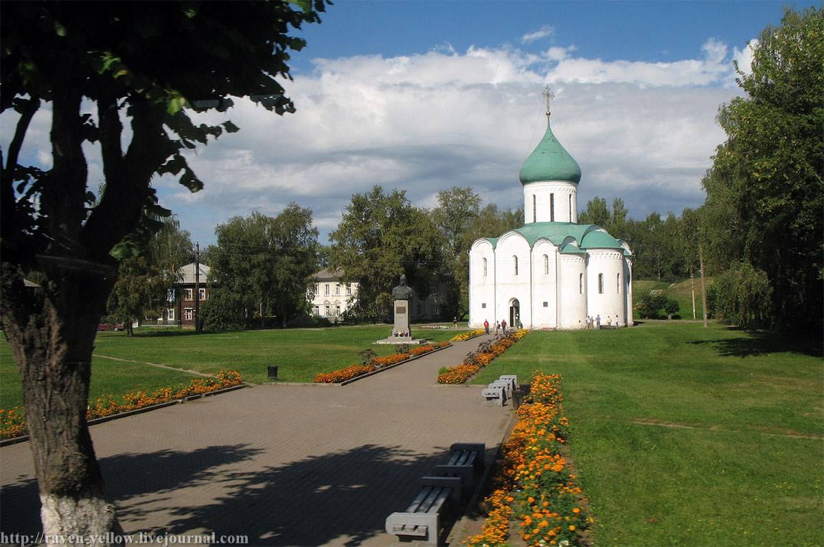 Переславль достопримечательности. Город Переславль Залесский. Переславль-Залесский центр города. Переяслав Залесский Ярославская достопримечательности. Примечательности города Переславль Залесский.