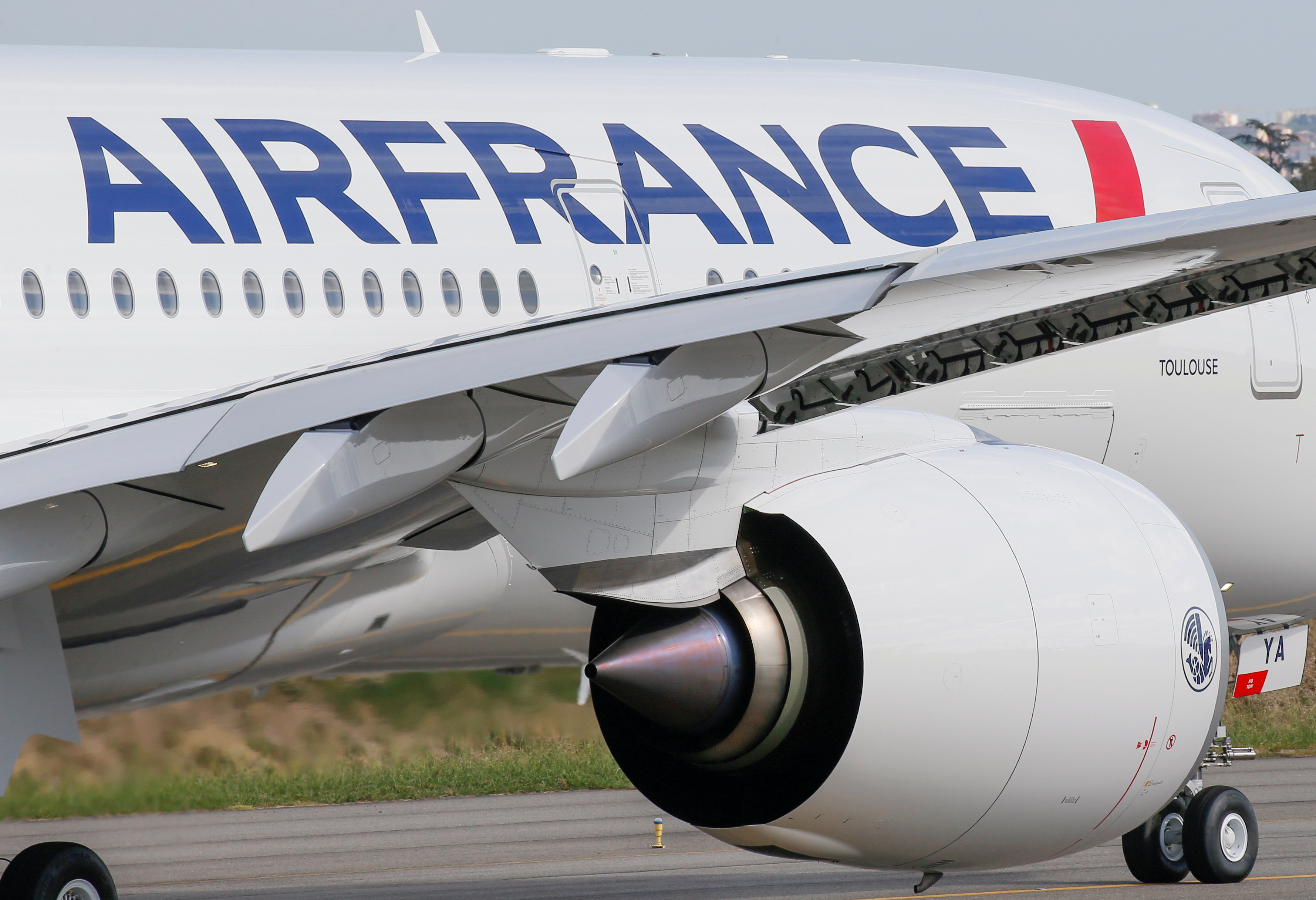 Как связаться со службой поддержки air france?