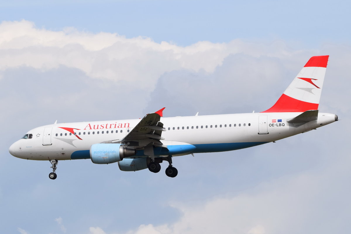 Austrian airlines сайт на русском языке, багаж и ручная кладь, самолеты авиакомпании, онлайн табло