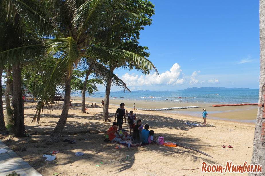 Пляж джомтьен (паттайя, тайланд)