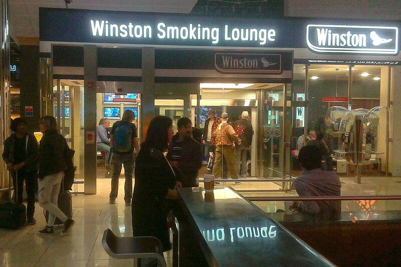 Курилка в домодедово в 2021 - можно ли курить в аэропорту?