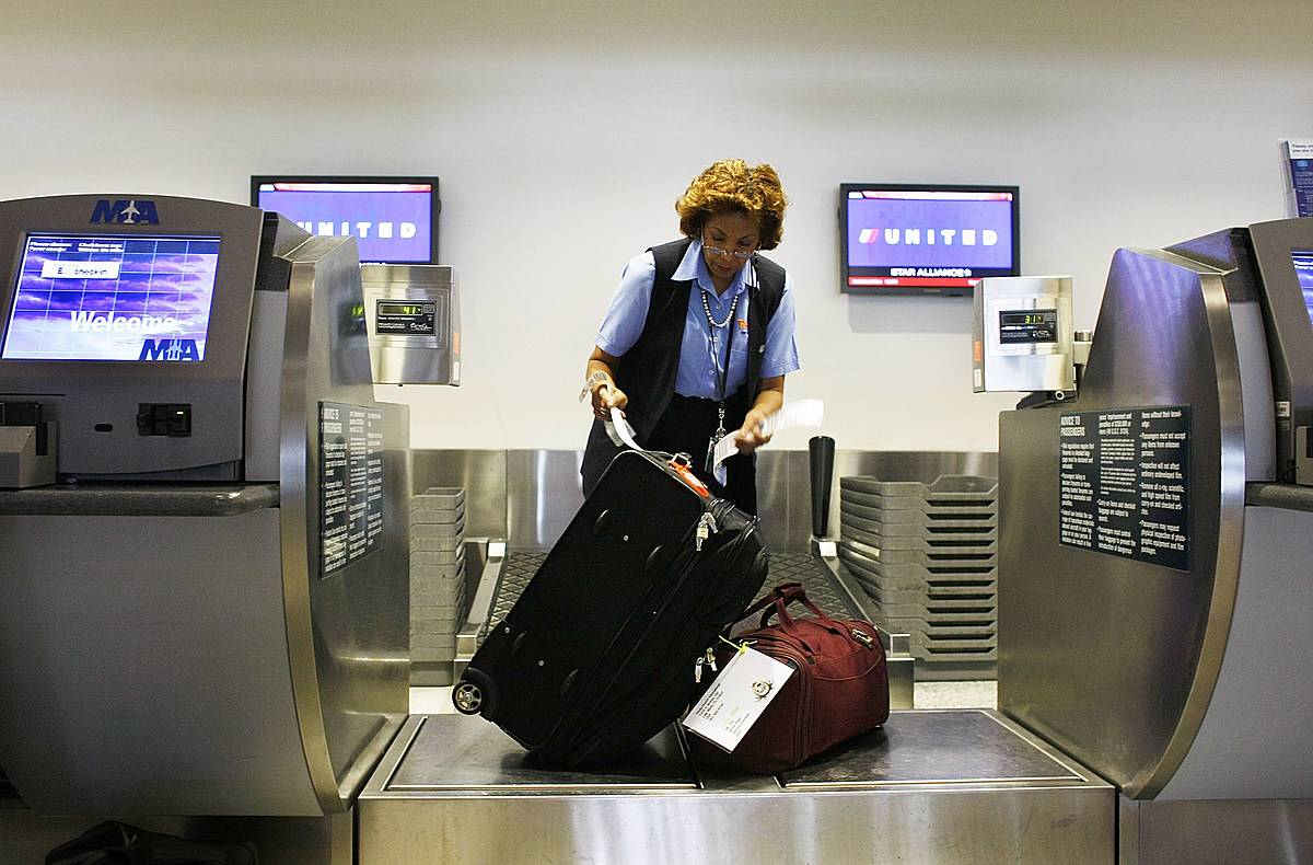 Стоимость провоза багажа в самолёте, или как дёшево летать на лоукостерах