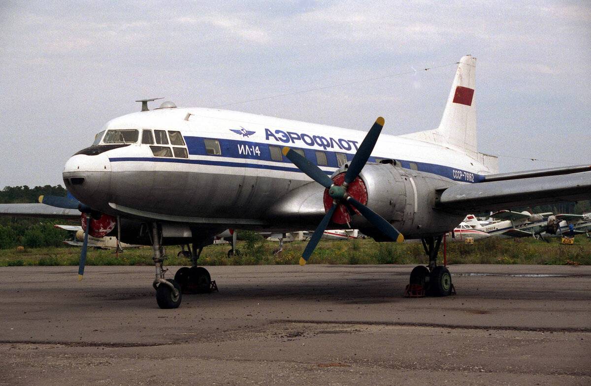 Неутомимый ил-12: обзор и история пассажирского самолета