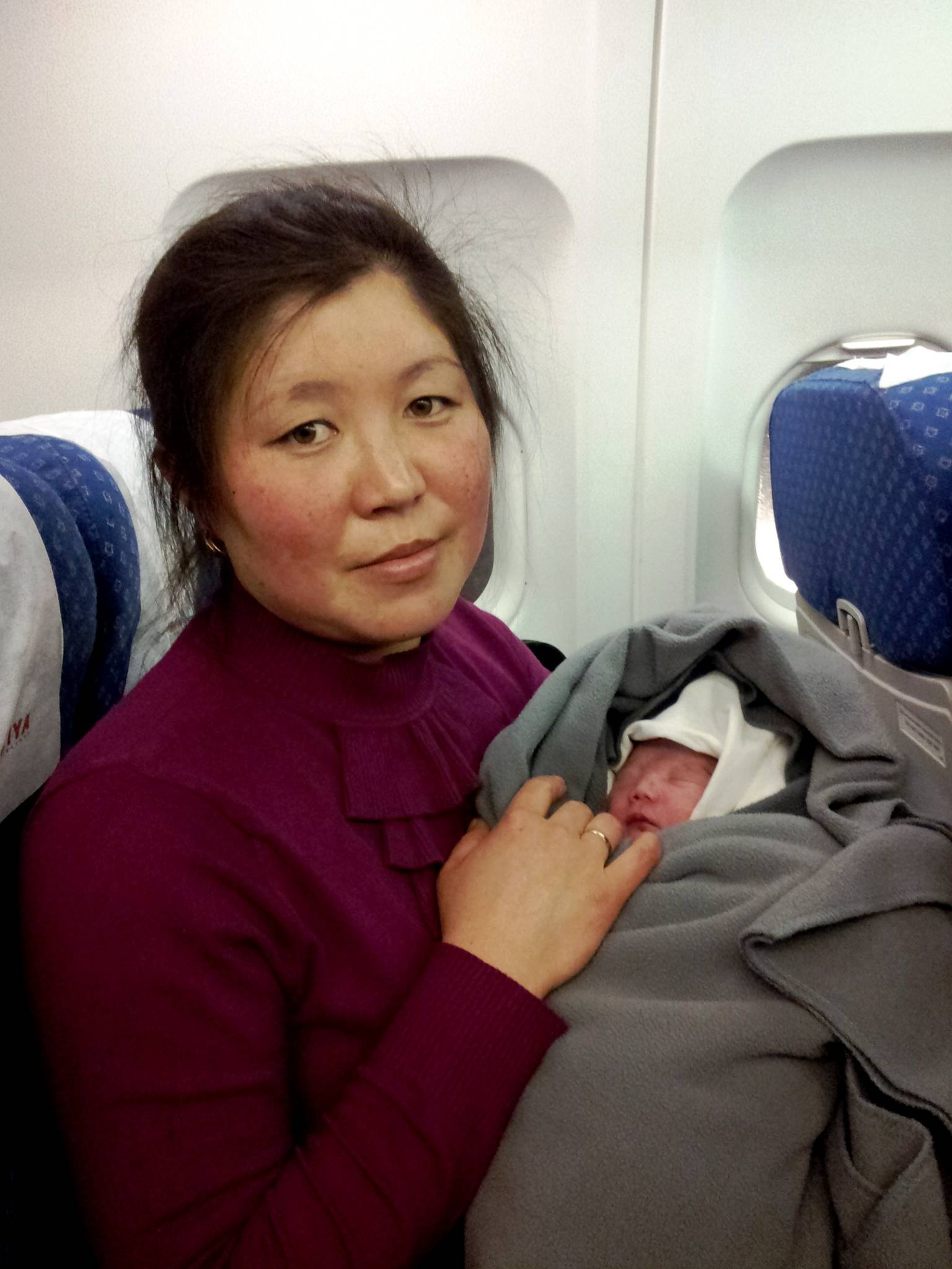Родила в самолёте: какое гражданство будет у моего ребенка?