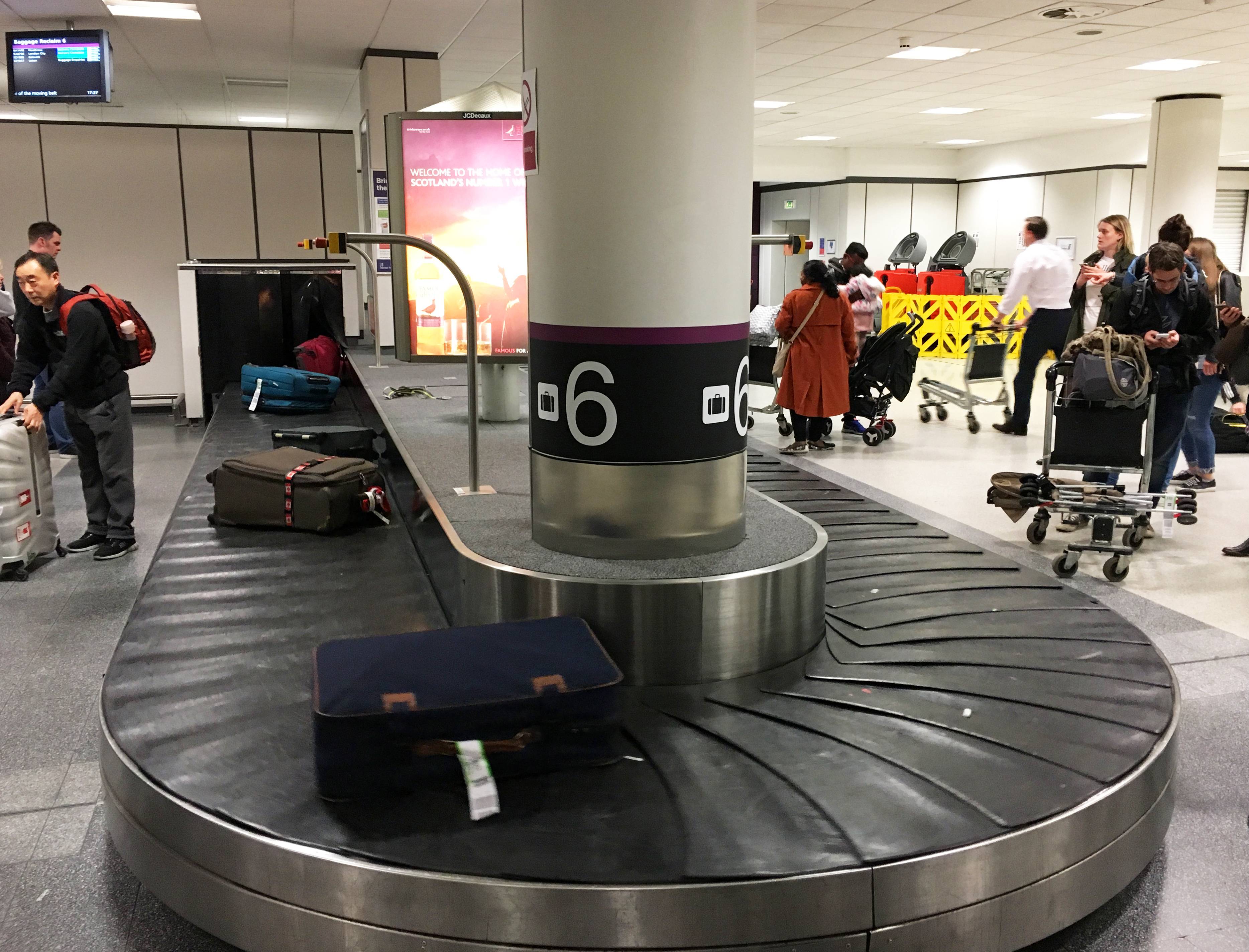 Когда и как необходимо сдавать багаж в аэропорту