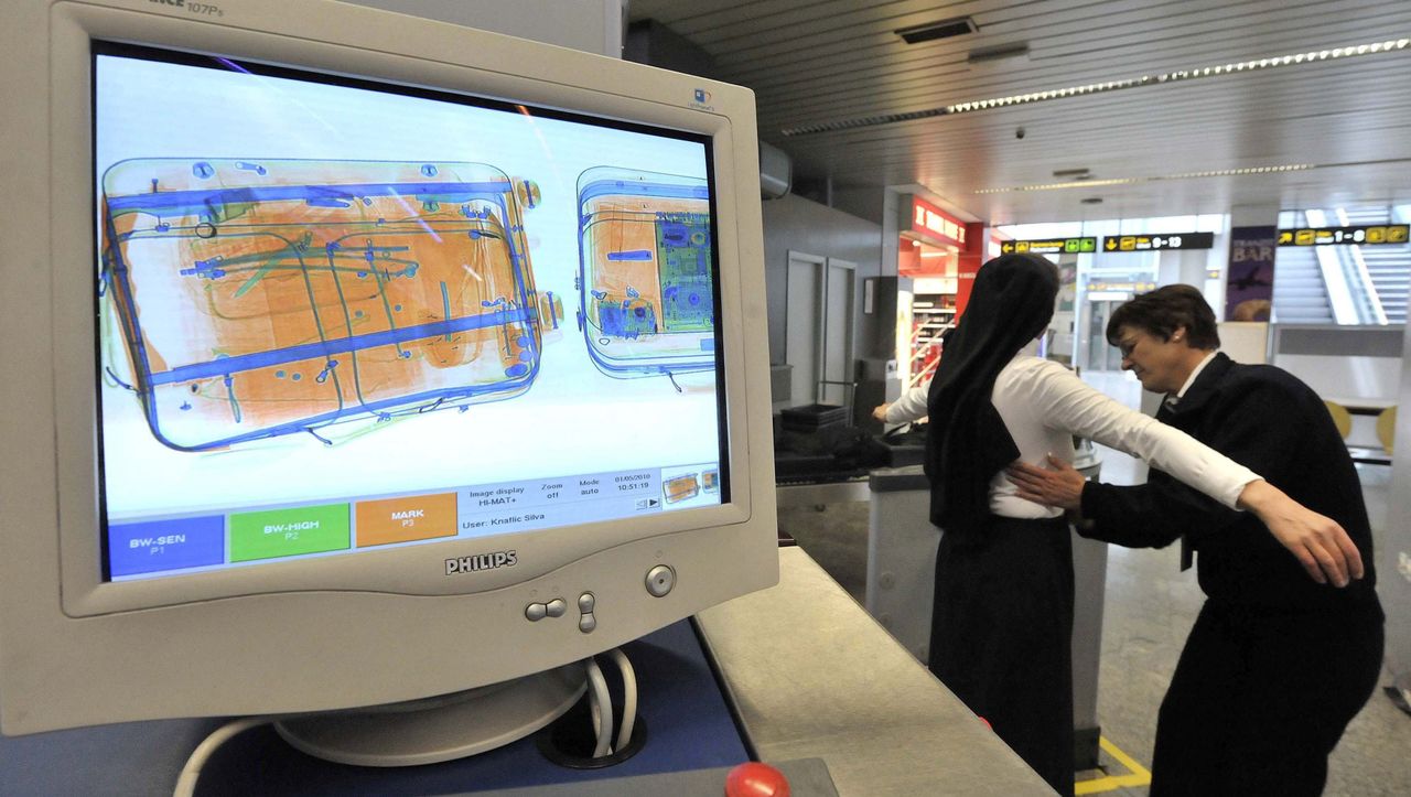 Могут ли рентгеновские сканеры в аэропорту повредить ваш телефон или ноутбук?