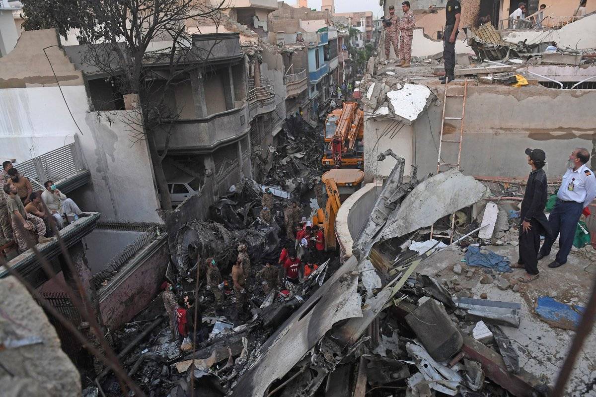 Катастрофа а320 в Карачи выжившие