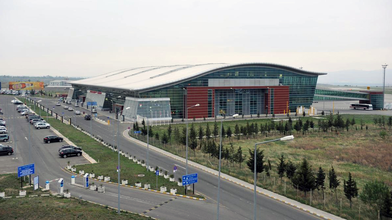 Международный аэропорт тбилиси чота-руставели - frwiki.wiki