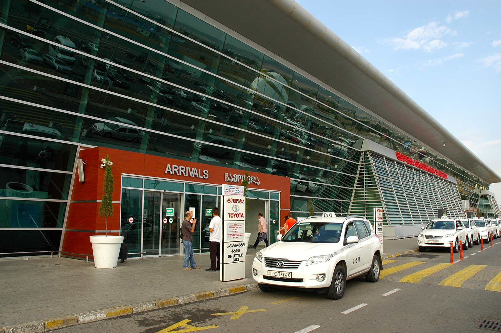 Аэропорт в тбилиси - как добраться до центра города