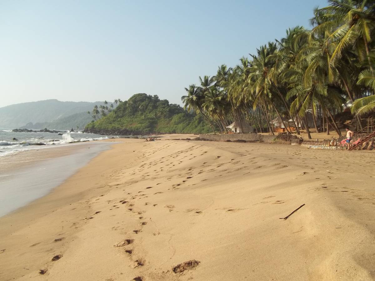 Пляжи гоа — пляжные места с ресторанами, кафе и отдыхом на песке