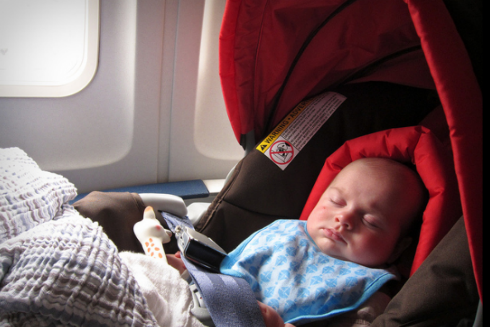 Как летать на самолёте с грудным ребенком? рекомендации и советы.