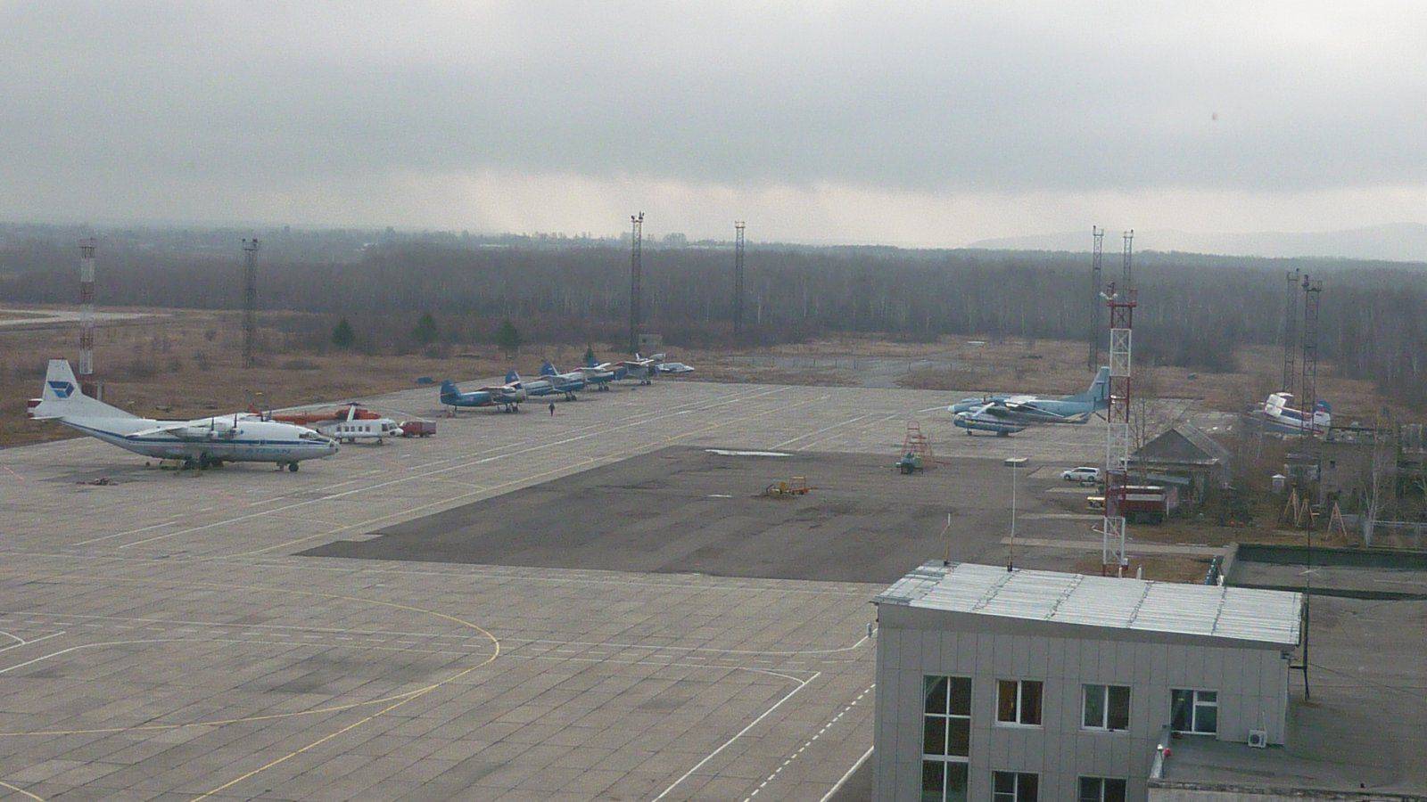 Аэропорт в комсомольске-на-амуре: контакты, инфраструктура воздушной гавани хурба, рейсы и направления полётов, парковка, и есть ли поблизости гостиницы?