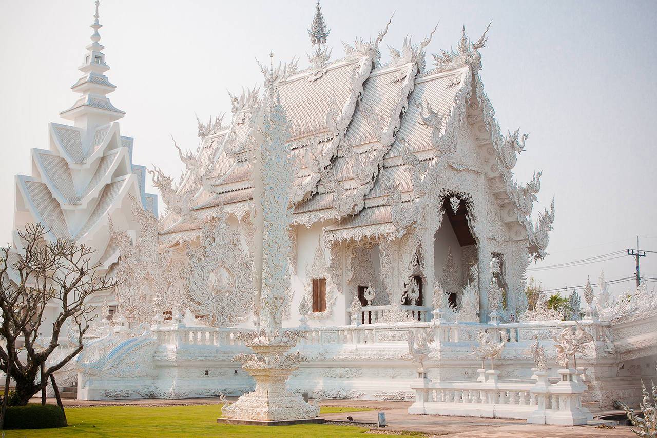 Белый храм в таиланде — история, облик и интерьер храма, территория