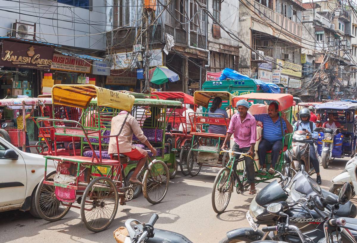 20+ places to buy bridal lehengas in chandni chowk: prices, pics & more.