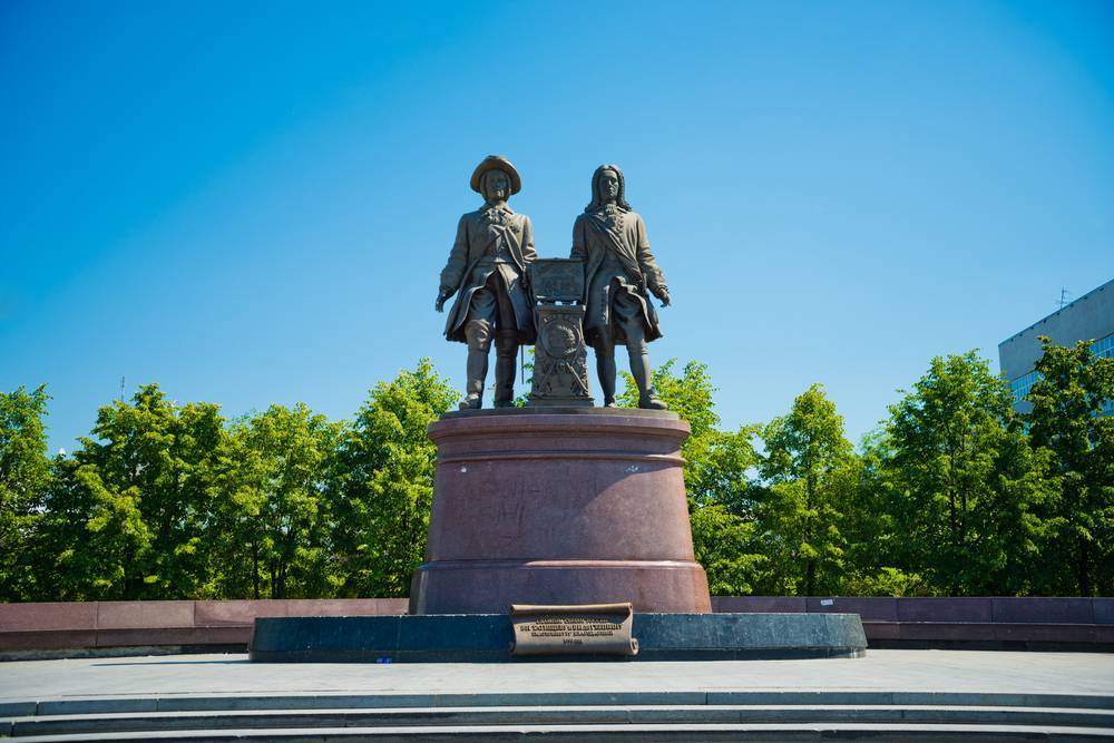 Фото памятника татищеву и де геннину екатеринбург