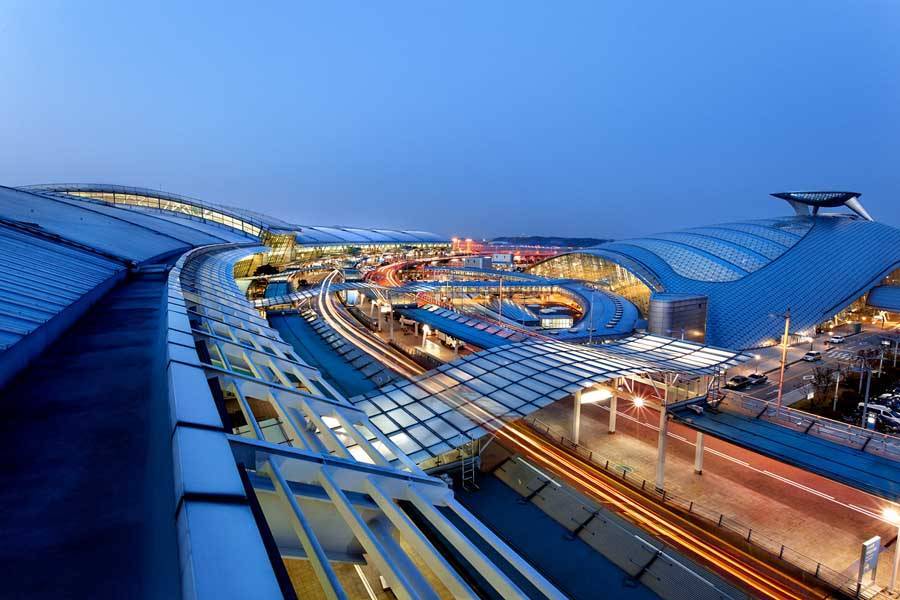 9 самых красивых аэропортов мира, из которых не хочется улетать