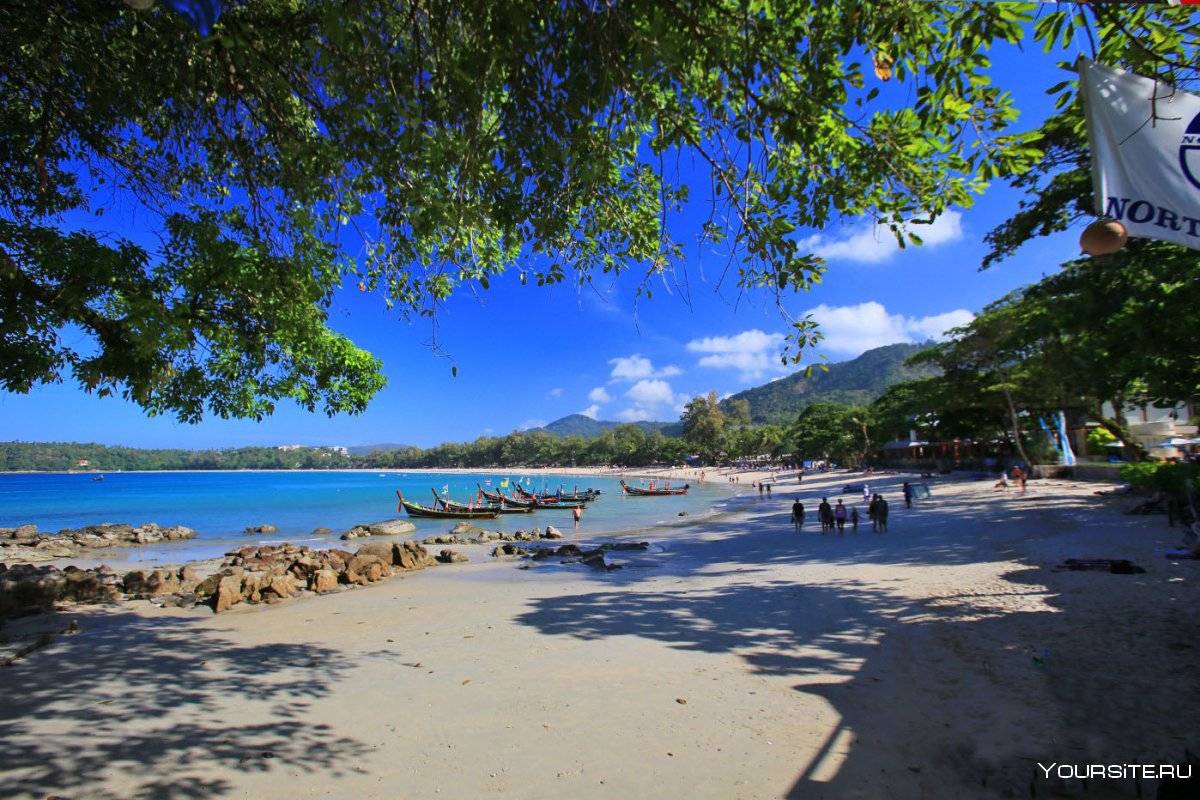Пляж ката на пхукете: уютная бухта или тайский геленджик?