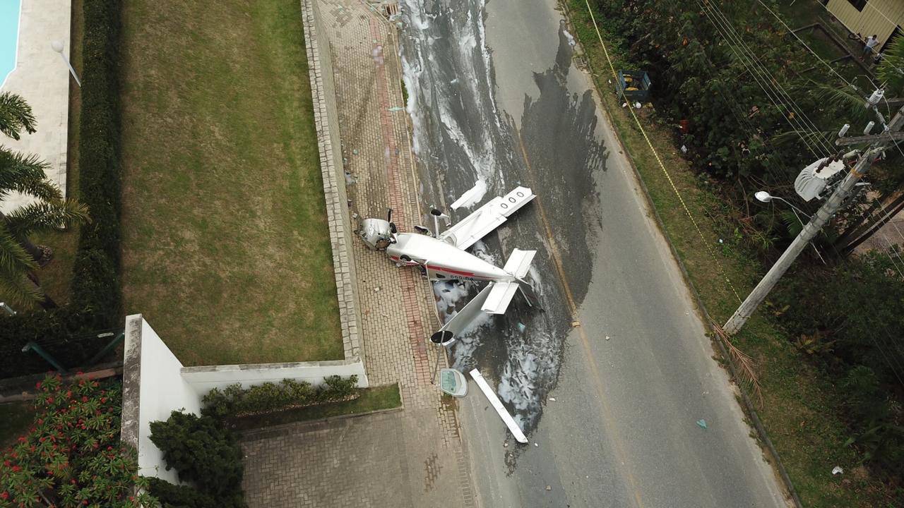 Как спастись из падающего самолета?