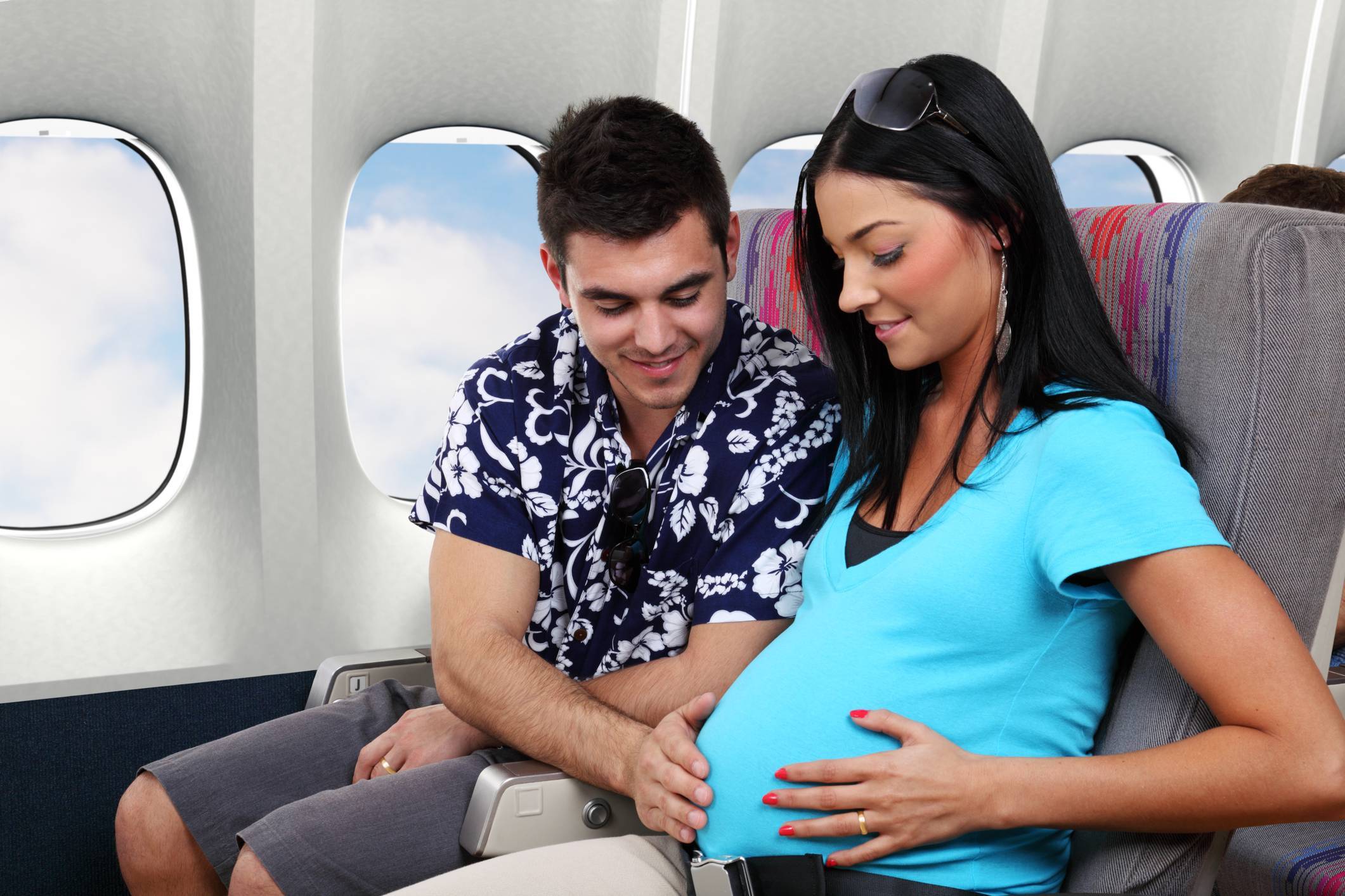 Можно ли беременным женщинам летать на самолете? перелет беременных на самолете: правила