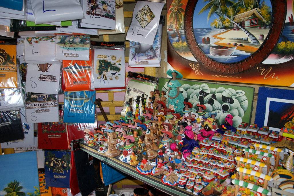 Какие вещи и сувениры привезти из доминиканы?