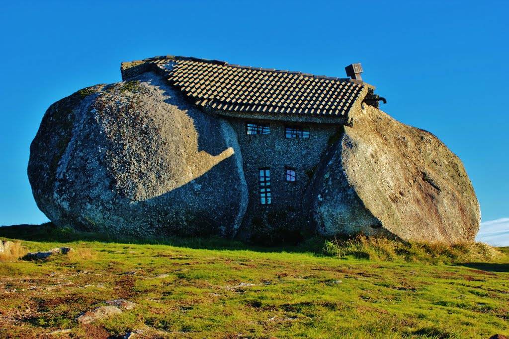 Мало кто видел, какой этот каменный дом внутри, это шедевр