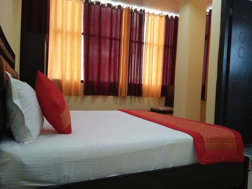 Гоа — жилье hotel shanti palace в нью-дели mahipalpur
