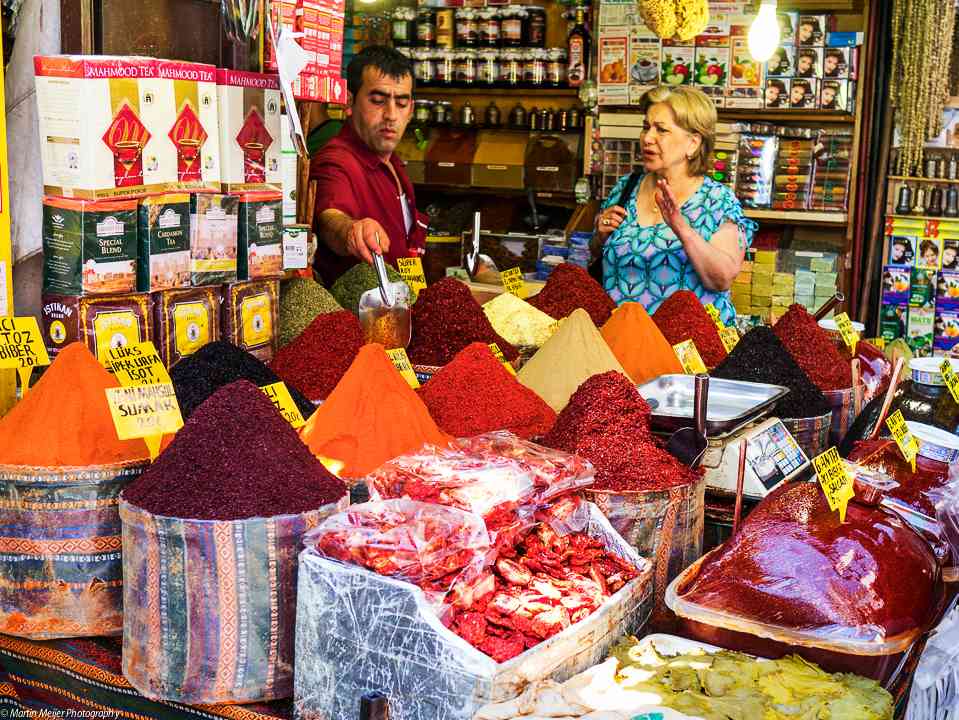 Товары из турции. Шоппинг в Турции. Стамбул шоппинг. Рынок по турецки. Покупки в Турции.